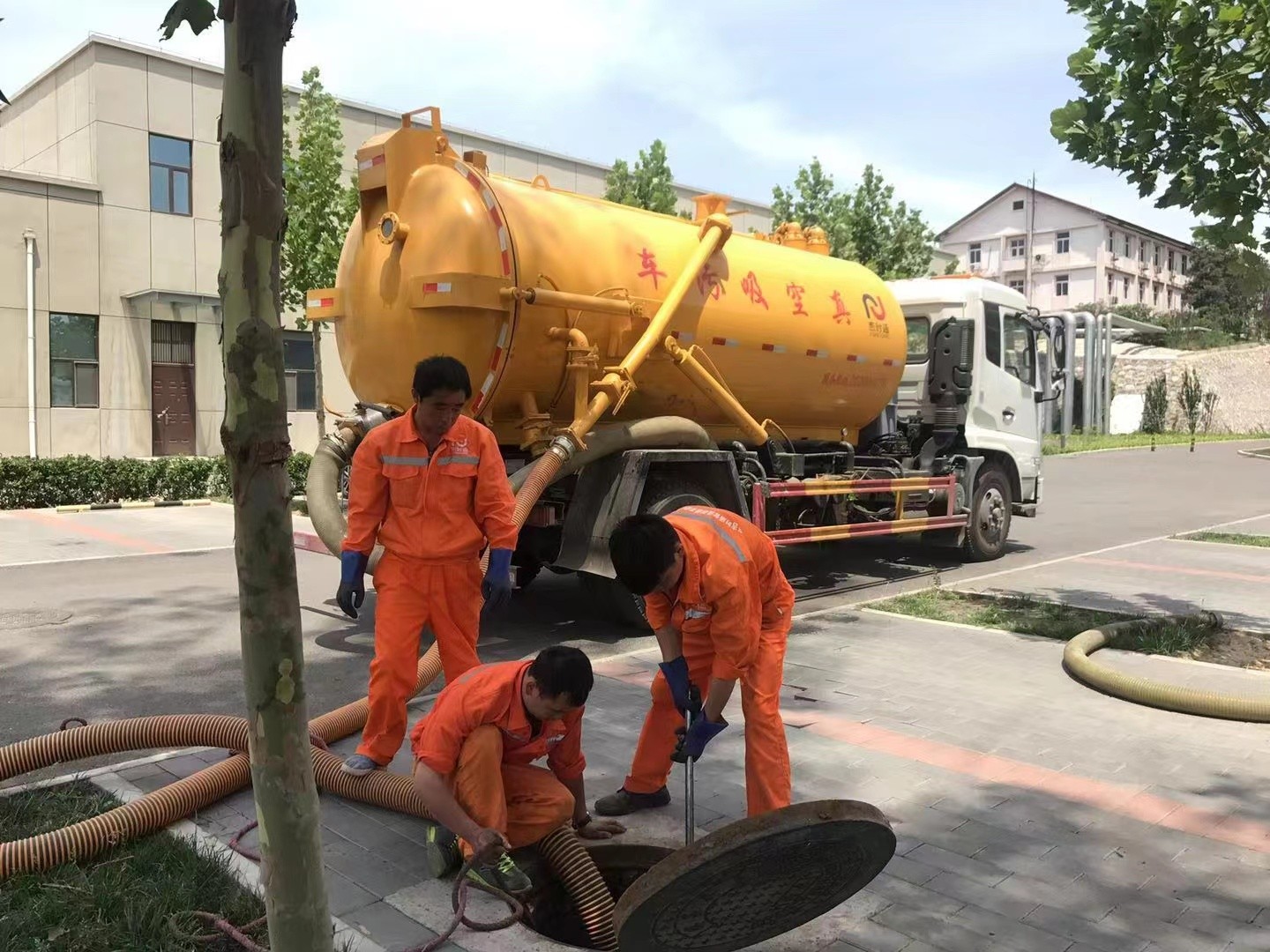 霞浦化粪池清理与5-8吨吸粪车施工效率分析